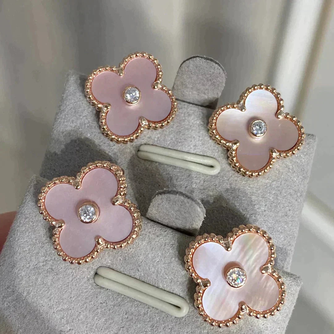 ¡®AuraJewelry¡¯CLOVER MEDIUM 1 MOTIFS PINK MOP DIAMOND EARRINGS