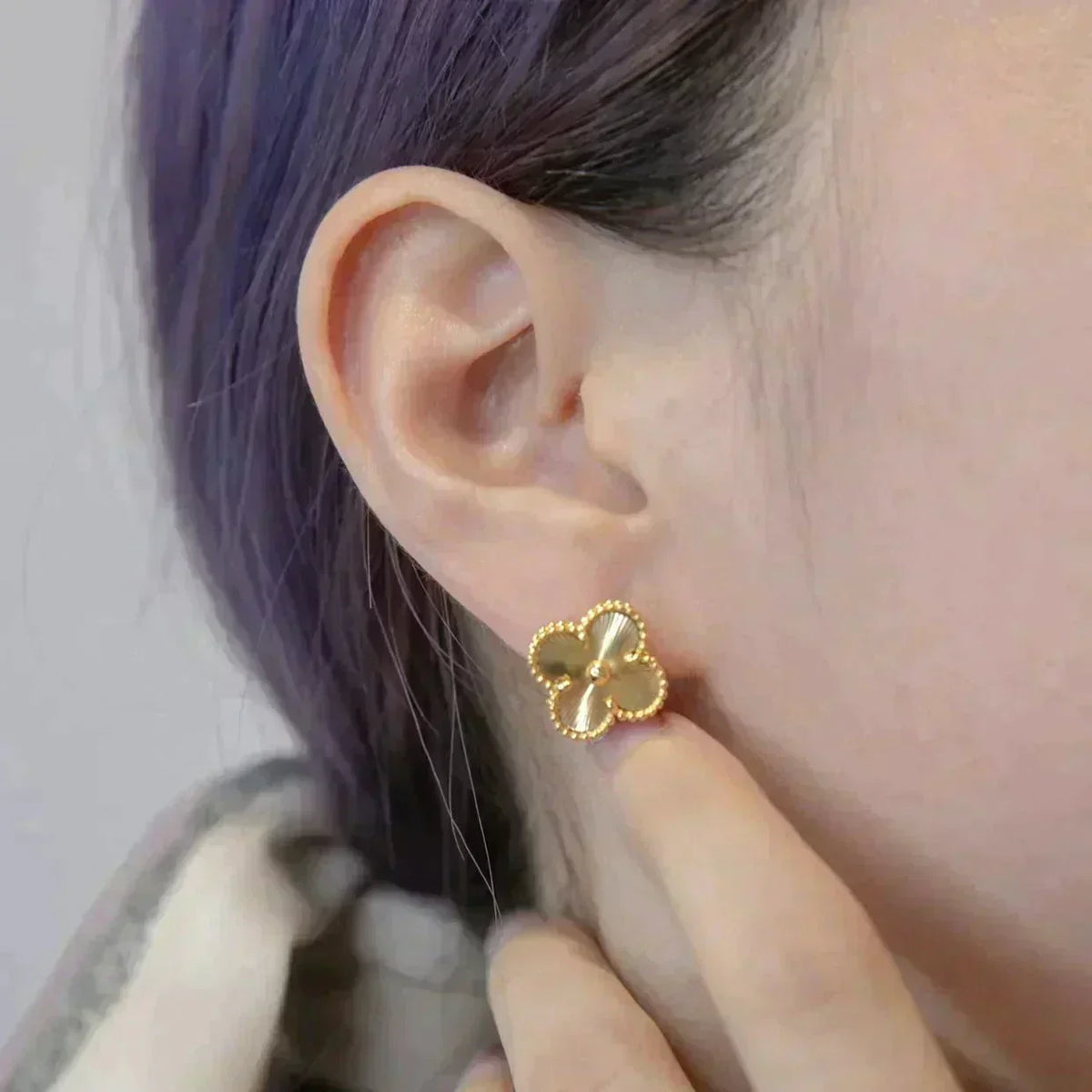 ¡®AuraJewelry¡¯CLOVER MEDIUM 1 MOTIFS LASER EARRINGS