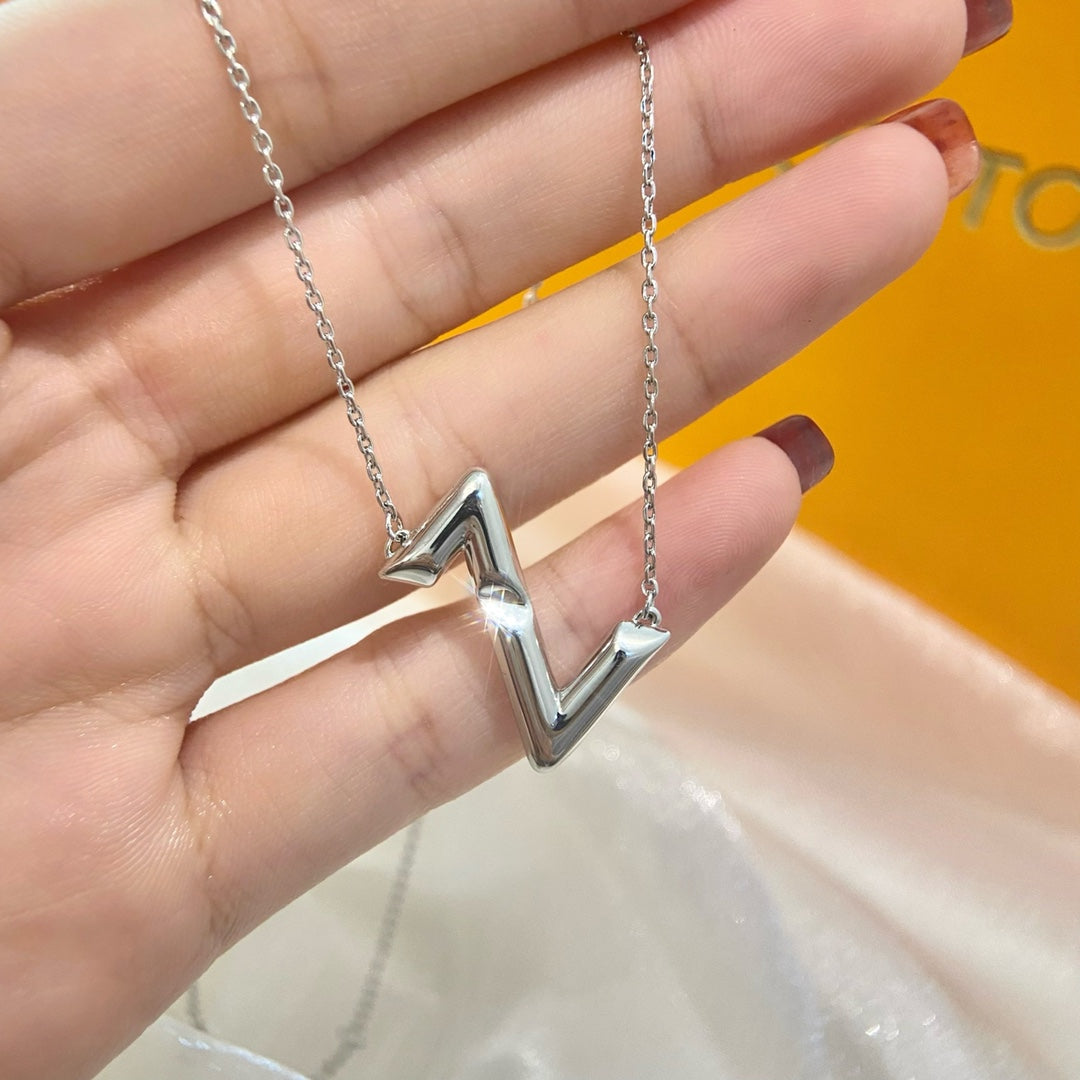 ¡®AuraJewelry¡¯VOLTE UPSIDE DOWN NECKLACE