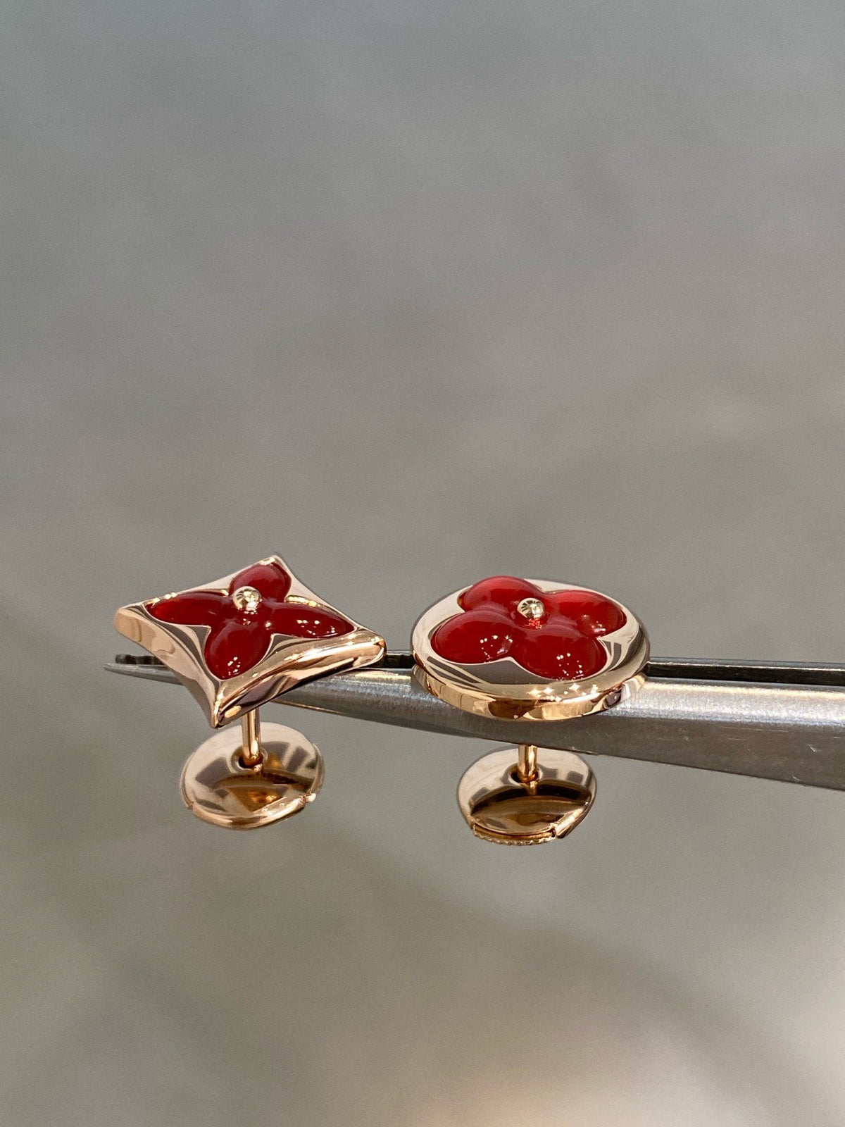 ¡®AuraJewelry¡¯STAR AND SUN PINK GOLD CARNELIAN STUD EARRINGS
