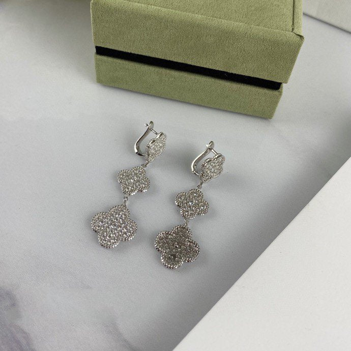 ¡®AuraJewelry¡¯CLOVER 3 MOTIF DIAMOND SILVER DROP EARRINGS