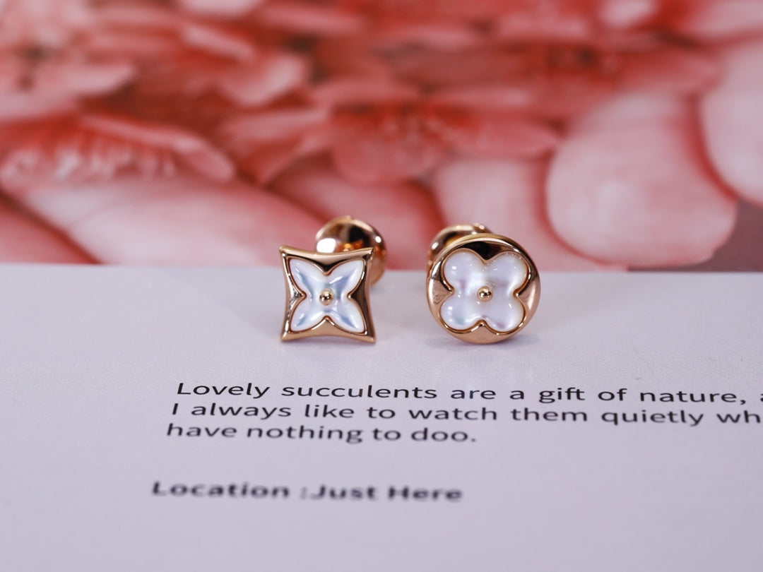 ¡®AuraJewelry¡¯STAR AND SUN PINK GOLD MOP STUD EARRINGS