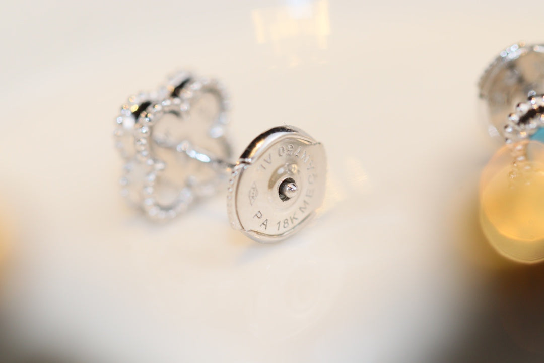 ¡®AuraJewelry¡¯CLOVER MINI TURQUOISE SILVER STUD EARRINGS