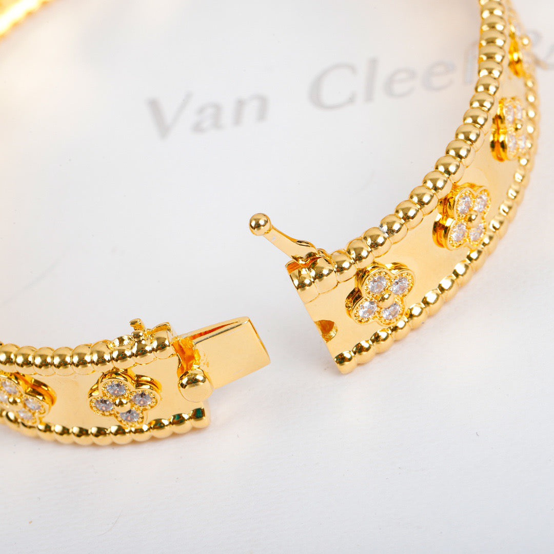 ¡®AuraJewelry¡¯CLOVER BRACELET 8MM DIAMONDS