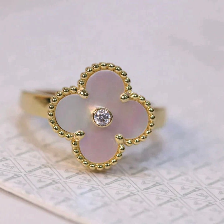 ¡®AuraJewelry¡¯CLOVER PINK MOP RING GOLD DIAMOND