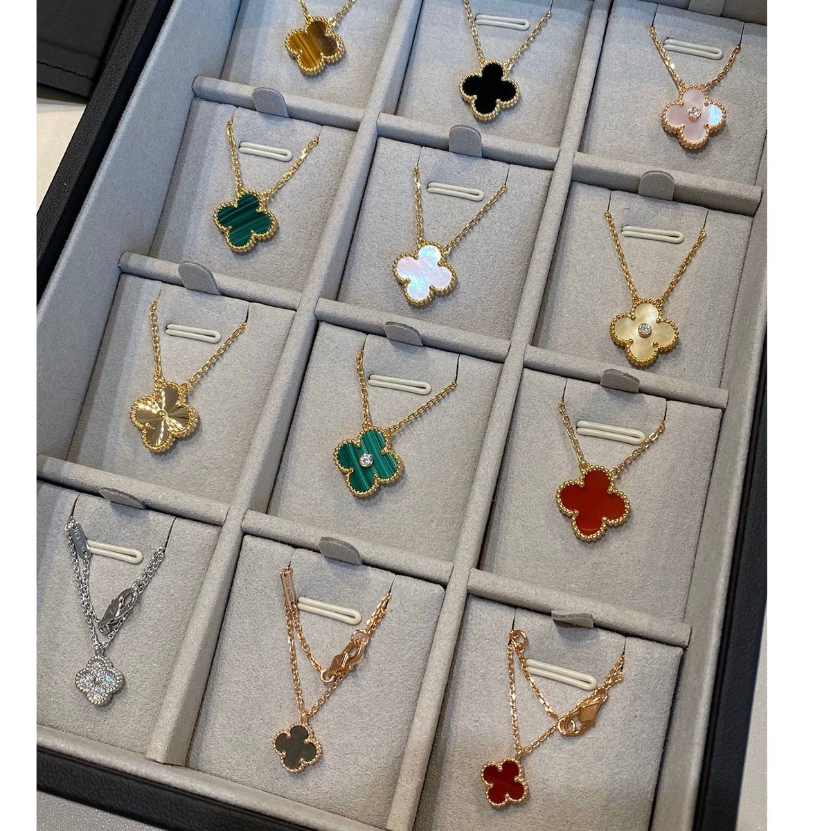 ¡®AuraJewelry¡¯CLOVER 15MM MALACHITE SINGLE FLOWER NECKLACE