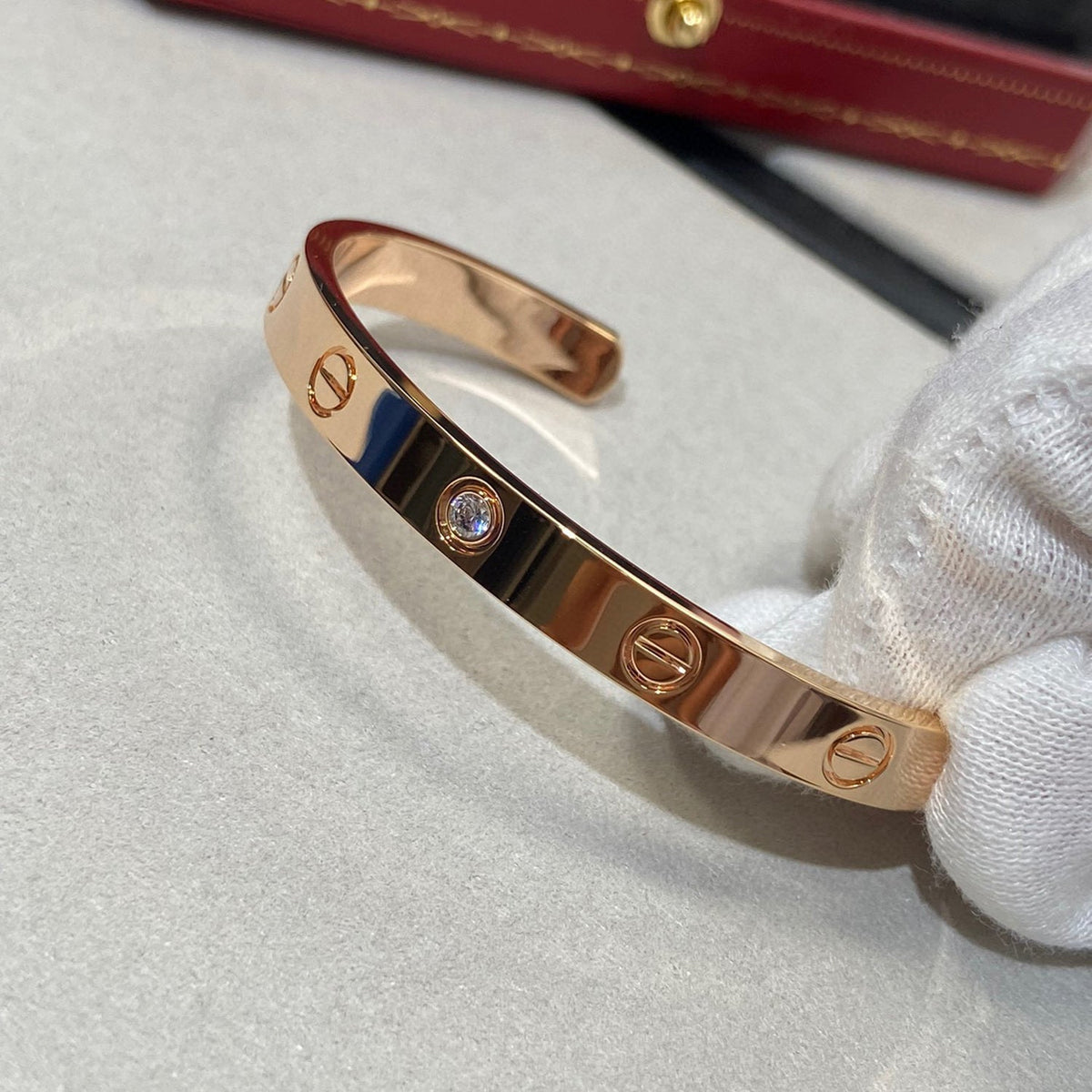 ¡®AuraJewelry¡¯LOVE BRACELET 6.1MM 1 DIAMOND OPEN CUFF
