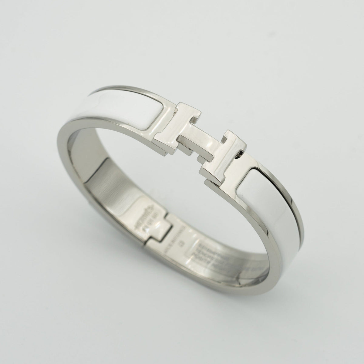 ¡®AuraJewelry¡¯H WHITE BRACELET