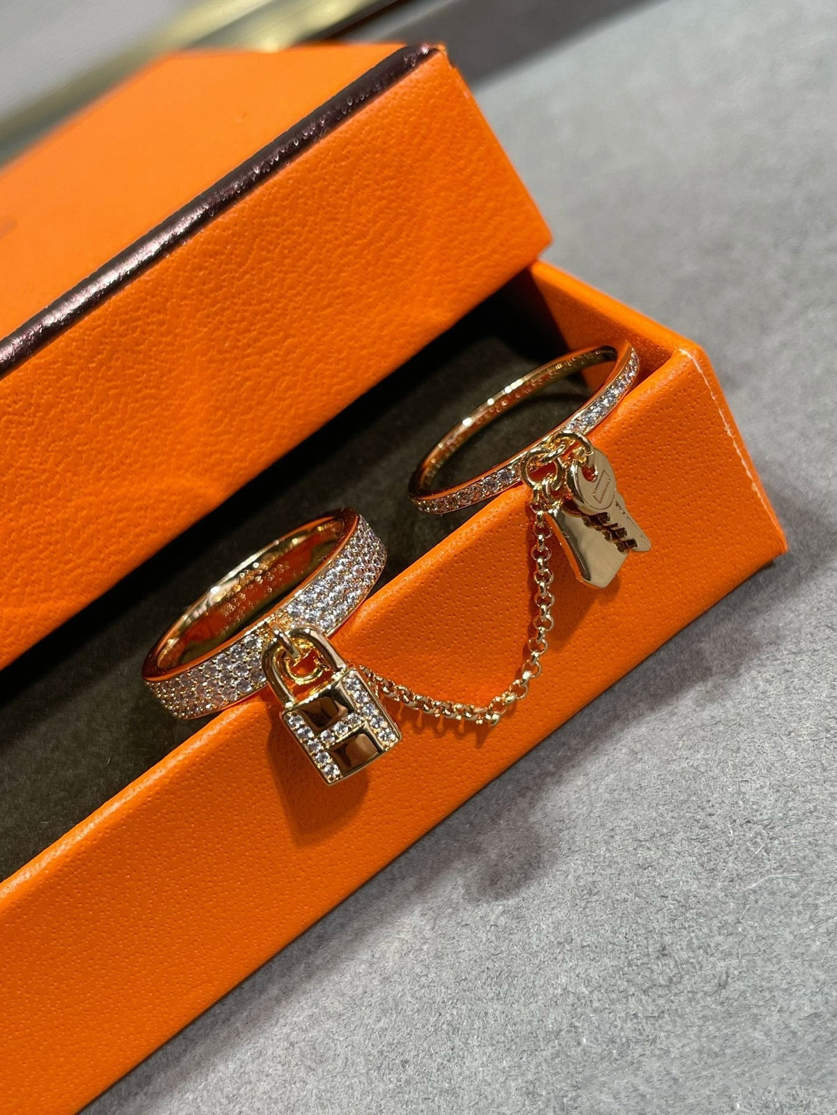 ¡®AuraJewelry¡¯HM KELLY CLOCHETTE DOUBLE RING IN WITH DIAMONDS