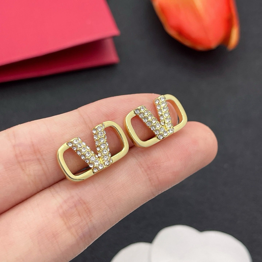 [AuraJewelry]V-shaped stud earrings