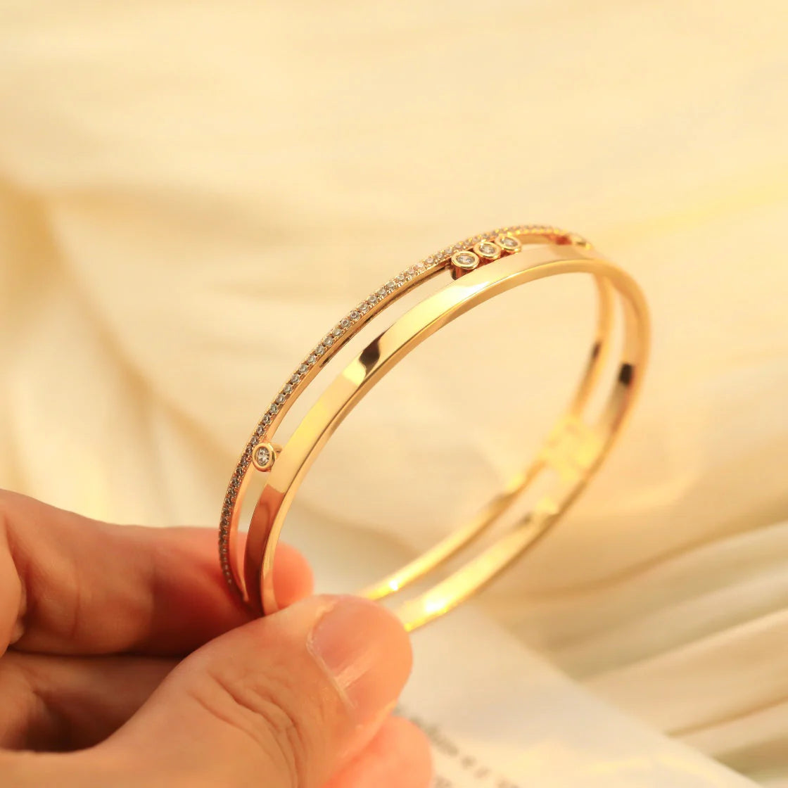[AuraJewelry]Move Romane Diamond Bangle Bracelet