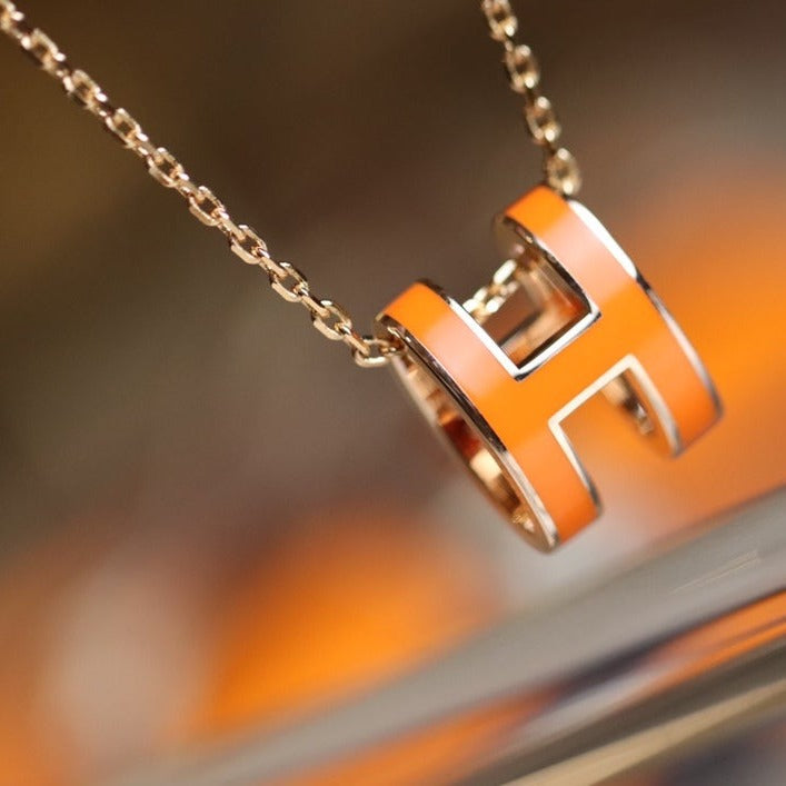 ¡®AuraJewelry¡¯POP H PEDANT PINK GOLD