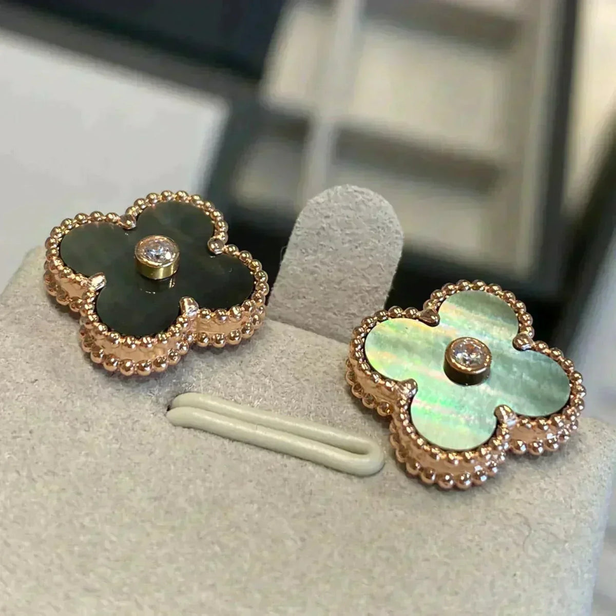 ¡®AuraJewelry¡¯CLOVER MEDIUM 1 MOTIFS GRAY MOP  DIAMOND EARRINGS
