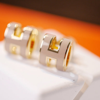 ¡®AuraJewelry¡¯MINI POP H GOLD EARRINGS GREY
