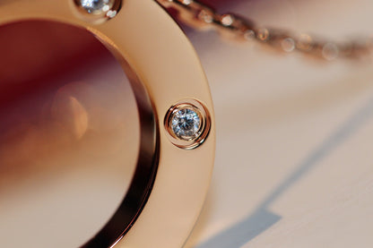 ¡®AuraJewelry¡¯LOVE NECKLACE 16MM 6 DIAMONDS PINK GOLD
