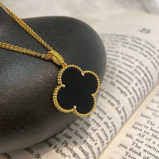 ¡®AuraJewelry¡¯CLOVER 25MM NECKLACE GOLD ONYX