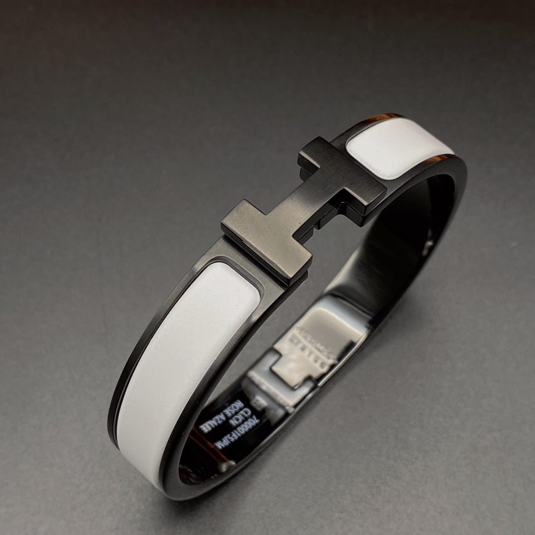 ¡®AuraJewelry¡¯H BRACELET 12MM BLACK WHITE CERAMIC