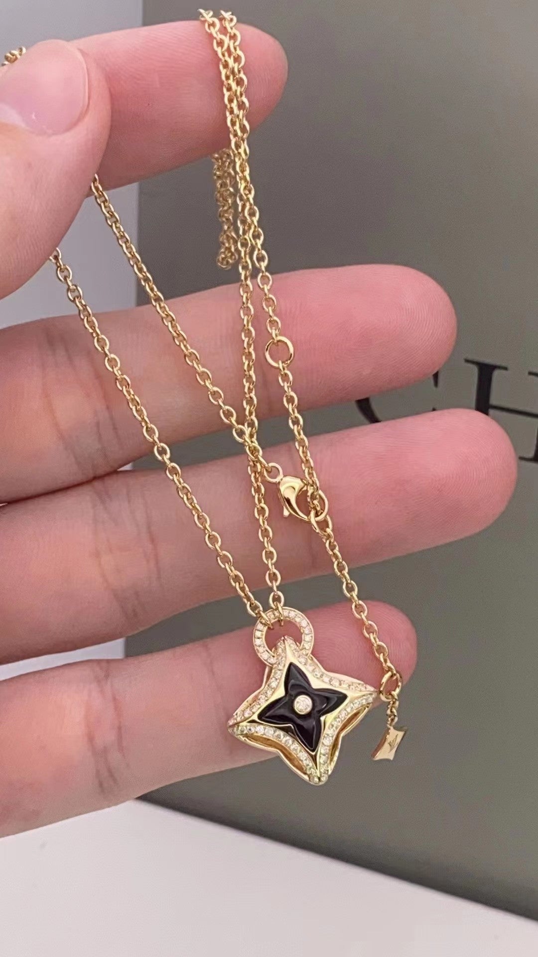 ¡®AuraJewelry¡¯STAR PEDANT PINK GOLD DIAMOND NECKLACE