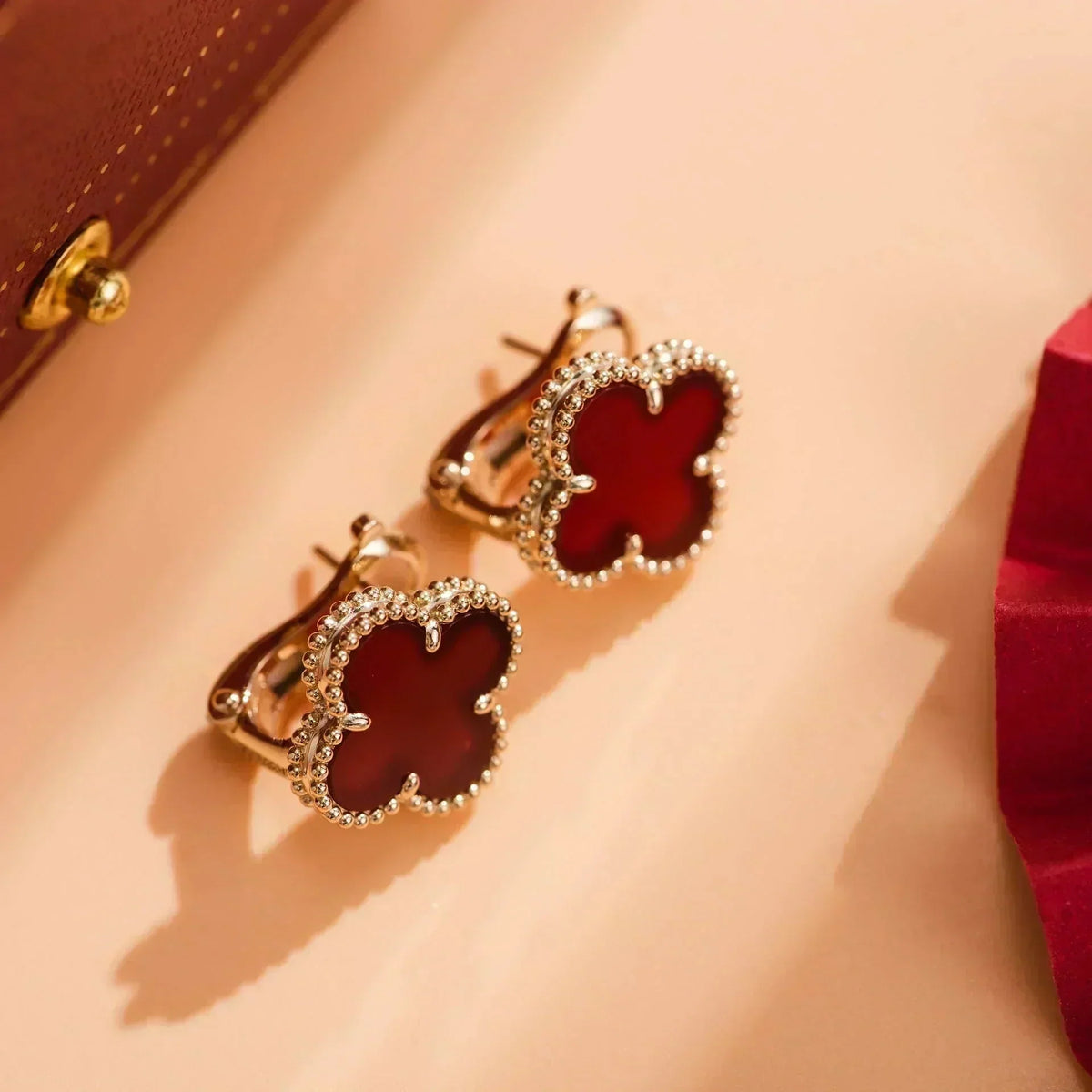 ¡®AuraJewelry¡¯CLOVER MEDIUM 1 MOTIFS CARNELIAN  EARRINGS