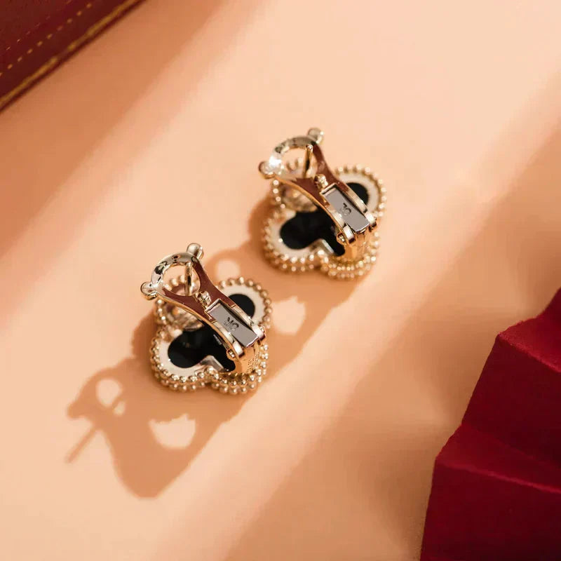 ¡®AuraJewelry¡¯CLOVER MEDIUM 1 MOTIFS  ONYX STUD EARRINGS