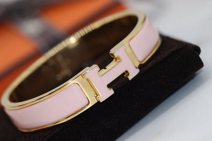 ¡®AuraJewelry¡¯H BRACELET 12MM PINK