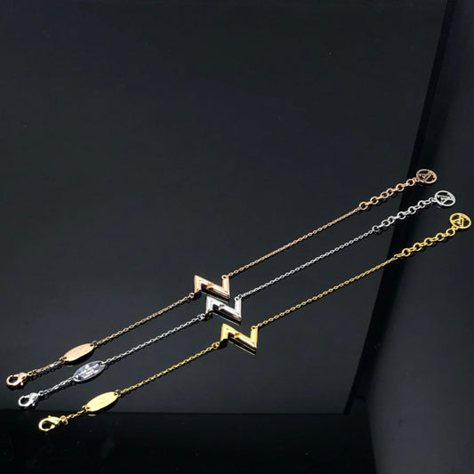 ¡®AuraJewelry¡¯VOLT LV LOGO BRACELET