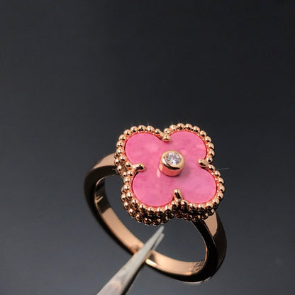 ¡®AuraJewelry¡¯CLOVER RHODONITE ROSE GOLD RING