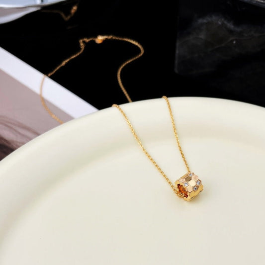 ¡®AuraJewelry¡¯BEE MINI PEDANT DIAMOND NECKLACE