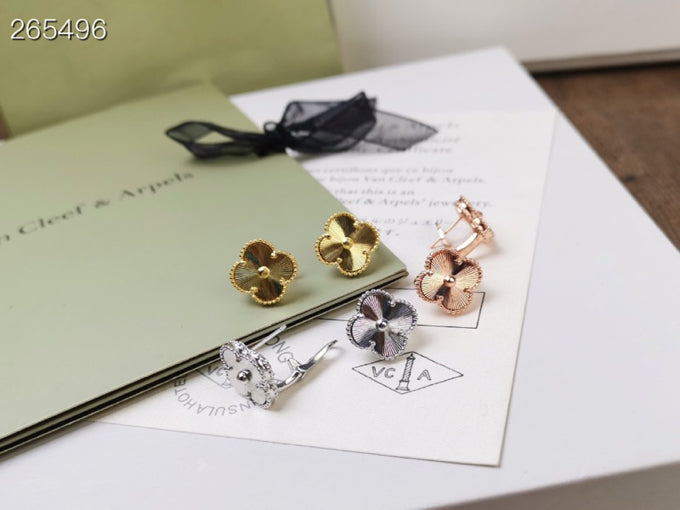 ¡®AuraJewelry¡¯CLOVER MEDIUM STUD EARRINGS