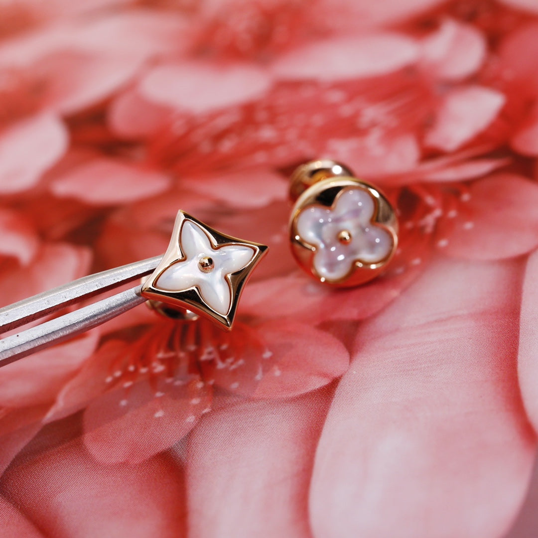 ¡®AuraJewelry¡¯STAR AND SUN PINK GOLD MOP STUD EARRINGS