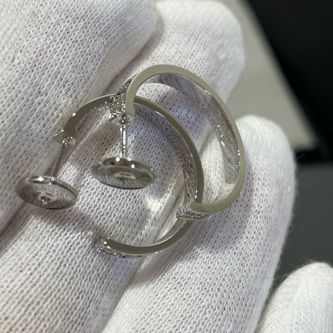 ¡®AuraJewelry¡¯LOVE DIAMOND SILVER HOOP EARRINGS