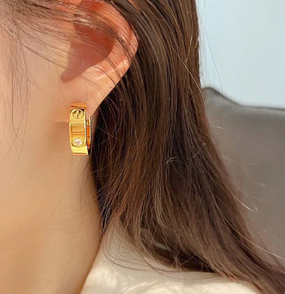¡®AuraJewelry¡¯LOVE 5.5MM 1 DIAMOND EARRINGS