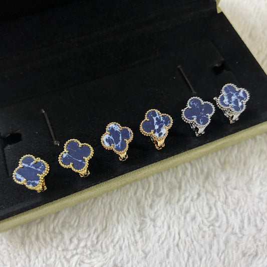 ¡®AuraJewelry¡¯CLOVER PIETERSITE MEDIUM STUD EARRINGS
