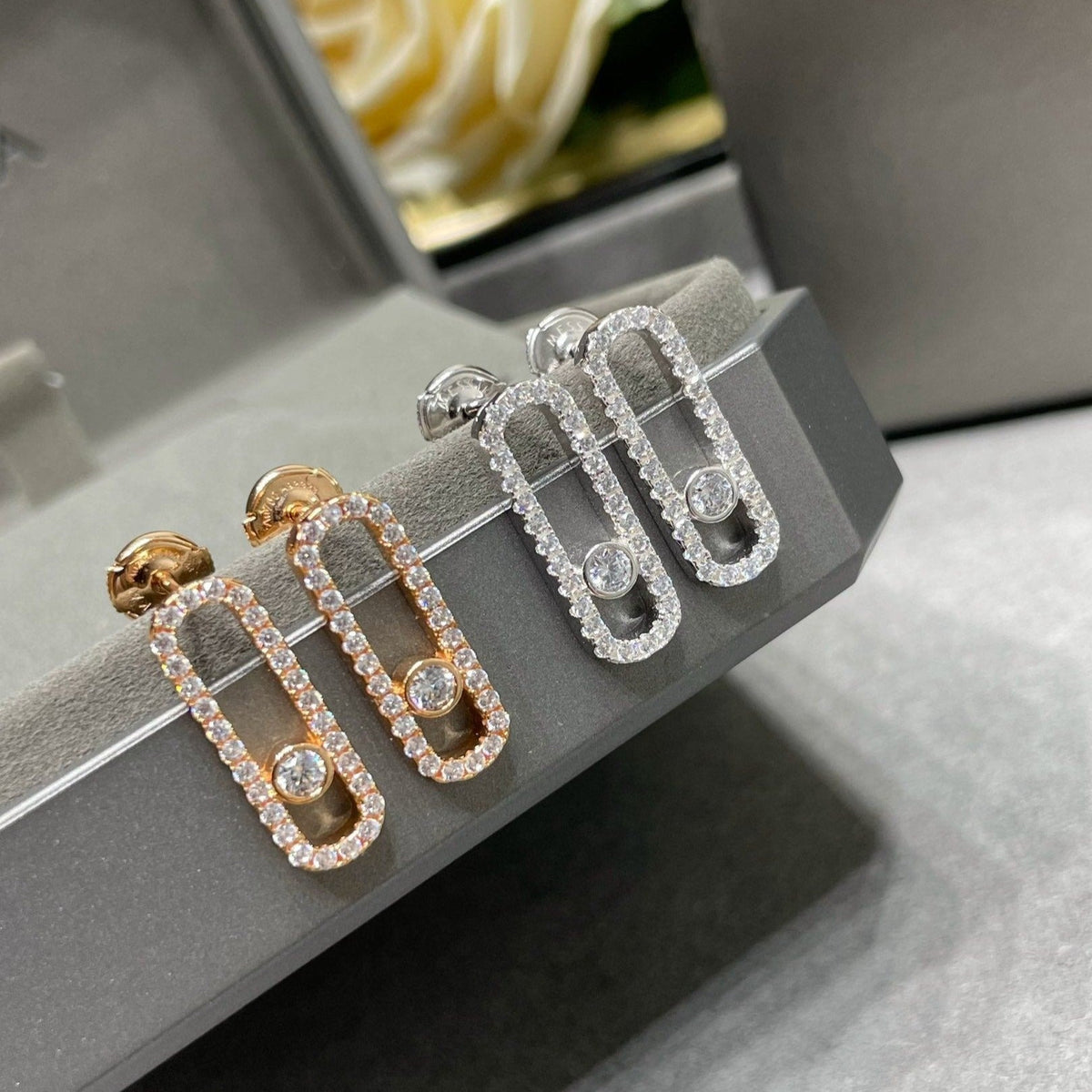 [AuraJewelry]MOVE UNO STUD DIAMOND PAVED EARRINGS
