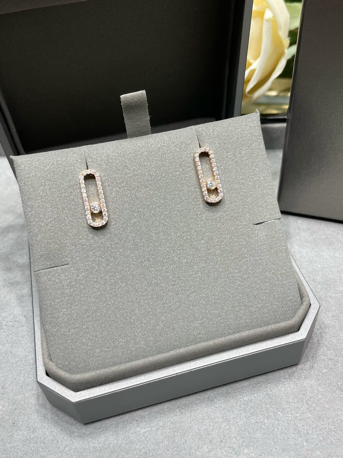 [AuraJewelry]MOVE UNO STUD DIAMOND PAVED EARRINGS