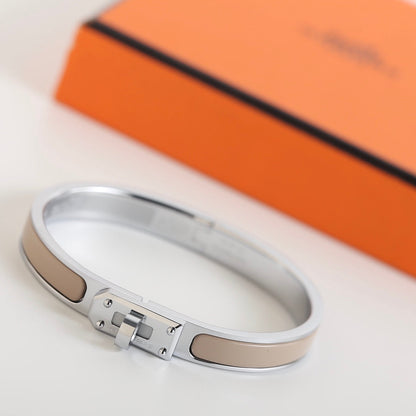 ¡®AuraJewelry¡¯HM KELLY GREY BRACELET