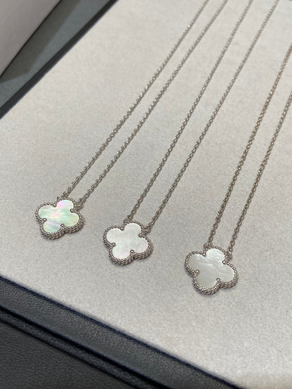 ¡®AuraJewelry¡¯CLOVER MEDIUM SILVER WHITE MOP NECKLACE