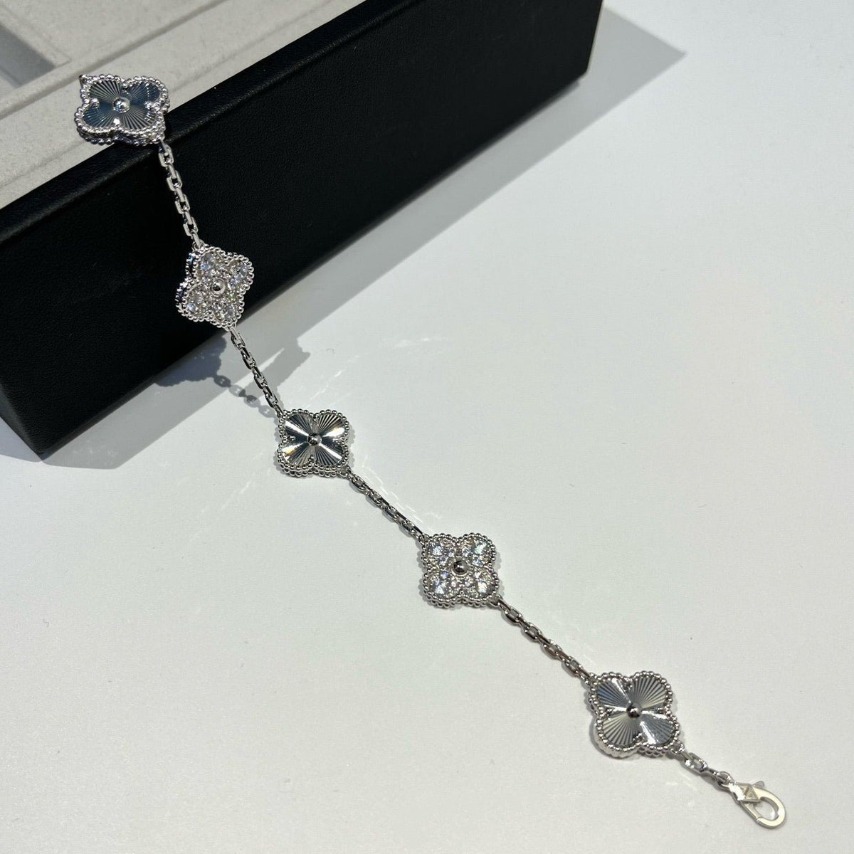 [AuraJewelry]New  CLOVER 5 MOTIF LASER BRACELET COLLECTION