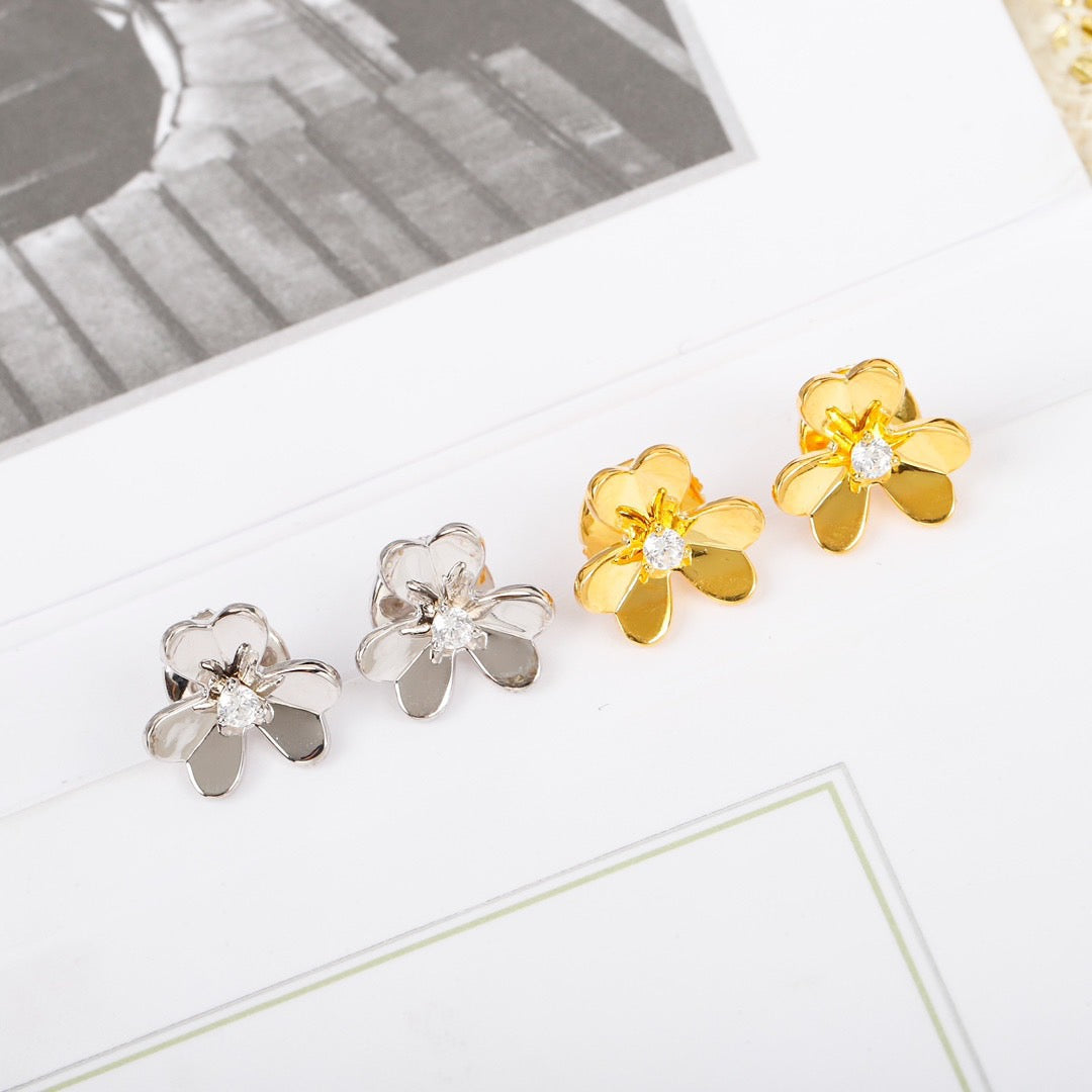 ¡®AuraJewelry¡¯FRIVOLE MINI FLOWER EARRINGS