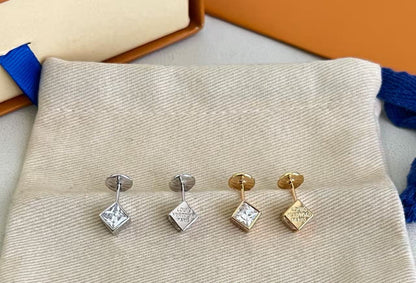 [AuraJewelry]Diamond Stud Earrings