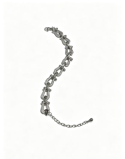 ¡®AuraJewelryDiamond-studded Horseshoe Bracelet