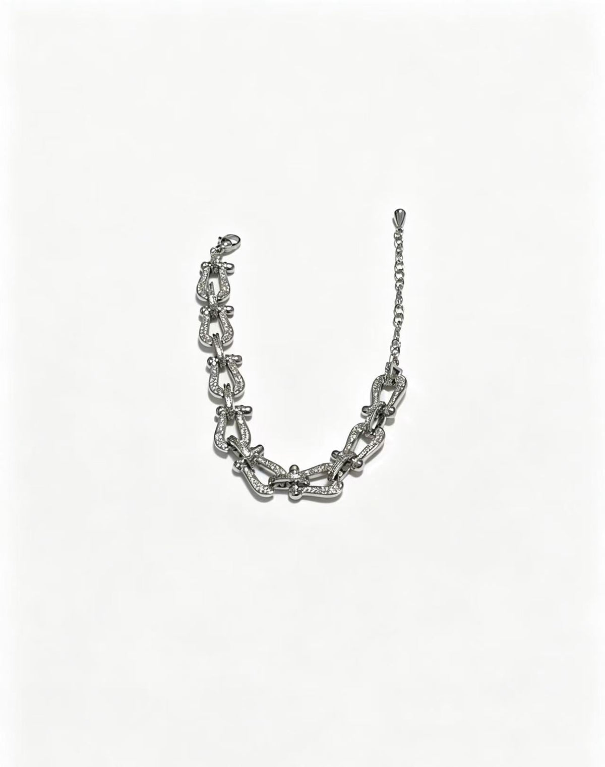 ¡®AuraJewelryDiamond-studded Horseshoe Bracelet