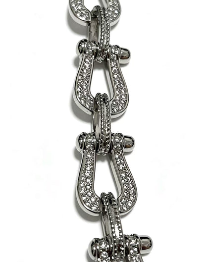 ¡®AuraJewelryDiamond-studded Horseshoe Bracelet