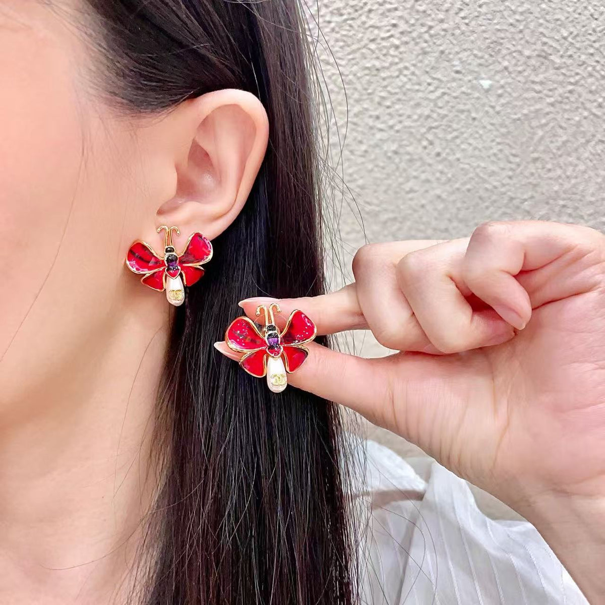 [AuraJewelry] Ladybug Enamel & Faux Pearl Clip-On Earrings