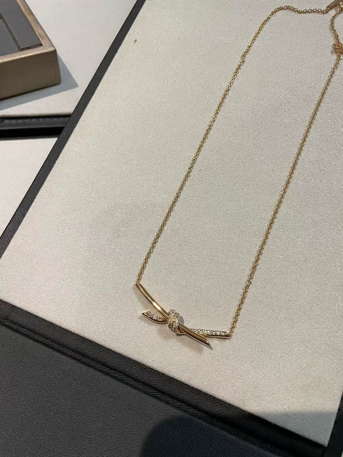 [AuraJewelry]T House Diamond-Studded Knot Necklace