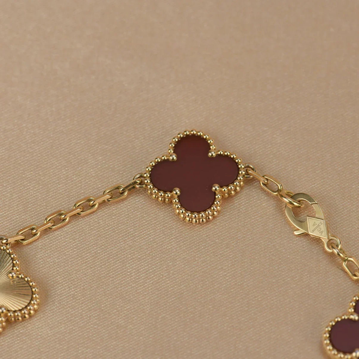 [AuraJewelry]New  CLOVER 5 MOTIF RED CORNELIAN BRACELET COLLECTION