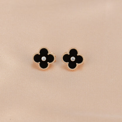 ¡®AuraJewelry¡¯CLOVER MEDIUM 1 MOTIFS ONYX DIAMOND EARRINGS