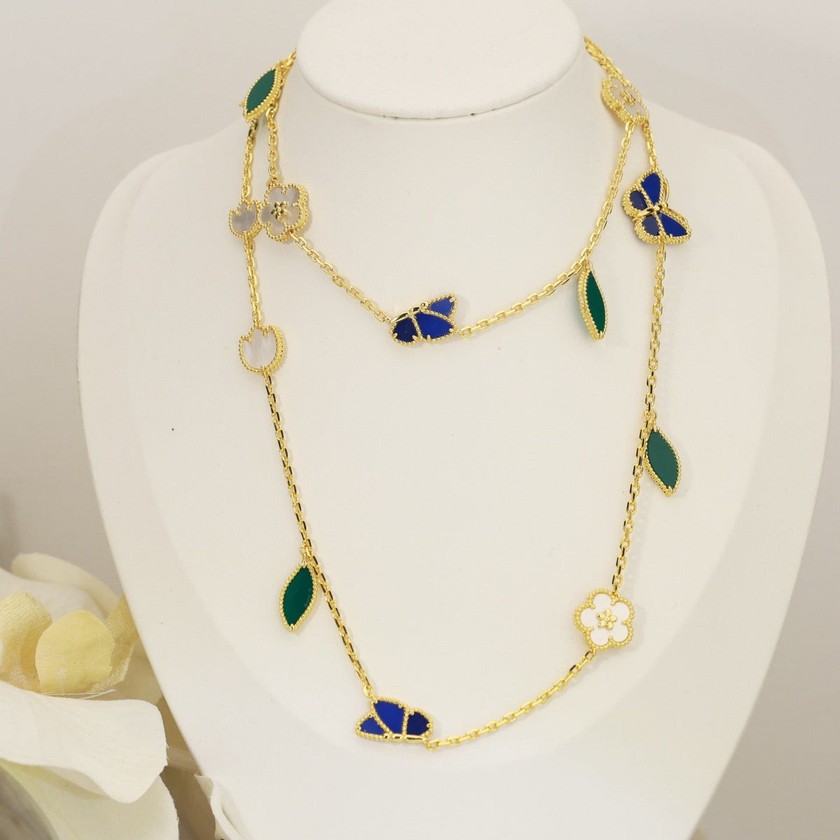 [AuraJewelry]LUCKY SPRING BUTTERFLY 15 FLOWER NECKLACE