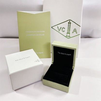 ¡®AuraJewelry¡¯VA CLOVER BRACELET NECKLACE RING BOX GIFT BAG