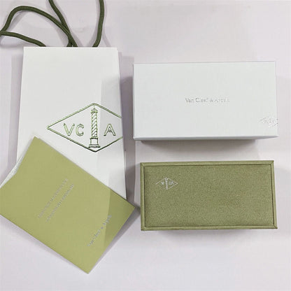 ¡®AuraJewelry¡¯VA CLOVER BRACELET NECKLACE RING BOX GIFT BAG